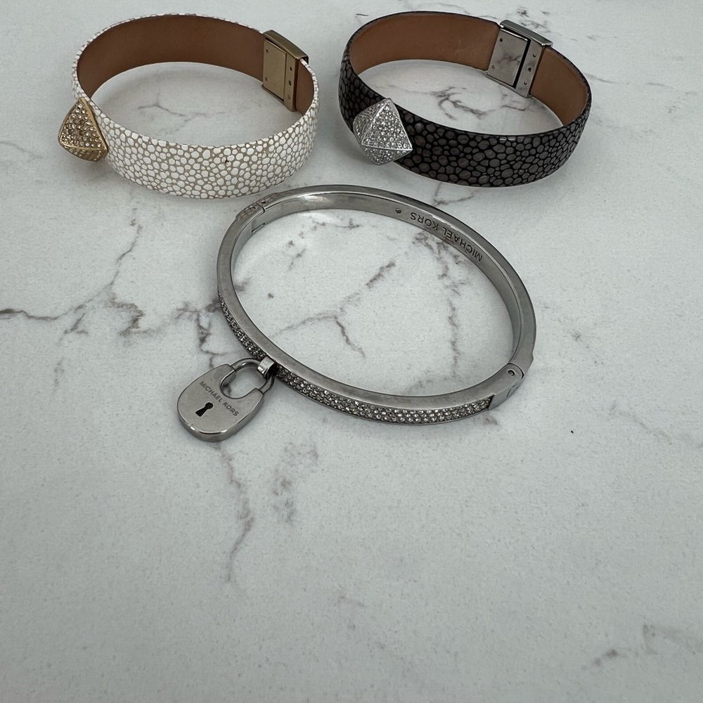 MK Silver Pavé Lock Bangle/White&BLK Stingray-Texture Cuffs SET OF 3 Bundle